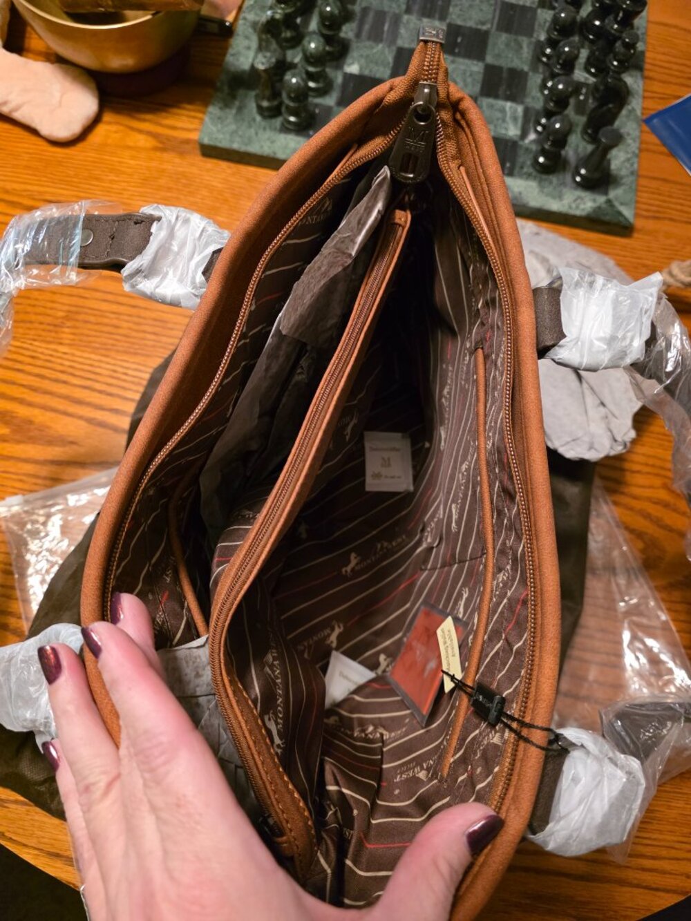 Montana West Embroidered Collection Concealed Carry Tote - Picture 5 of 9